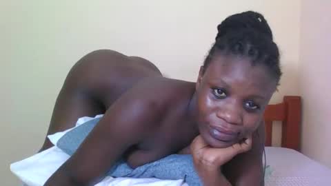 Snapshot of babyrozillah chatting on February 16, 2026, 12:45 pm PRISCILLAH online show from February 16, 2026, 12:45 pm