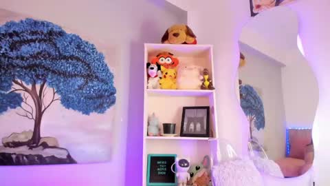 daya independent model online show from April 16, 2026, 2:01 am