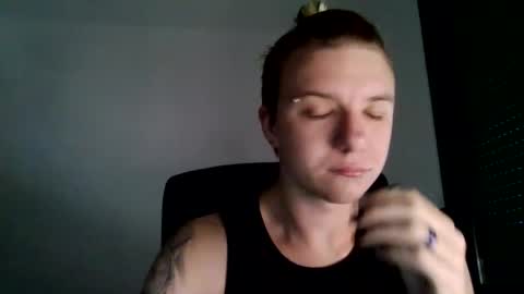 Snapshot of backuphoney chatting on October 29, 2025, 8:38 am Honey online show from October 29, 2025, 8:38 am