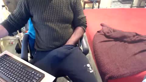 badbulgaro online show from December 14, 2025, 7:14 am