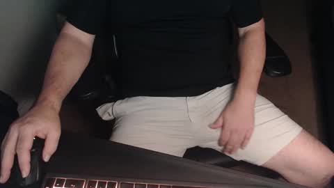 baddaddy77 online show from November 10, 2025, 2:21 am