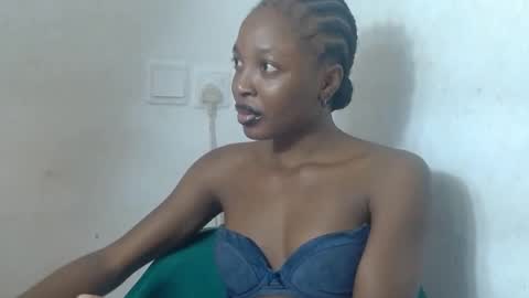 baddiebitchx online show from June 25, 2026, 8:19 am