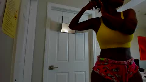 badgurldnay online show from September 17, 2025, 3:46 pm