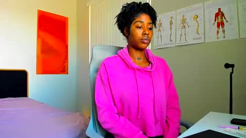 badgurldnay online show from September 25, 2025, 8:12 pm