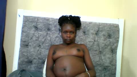 bads_girles online show from April 10, 2026, 7:51 pm