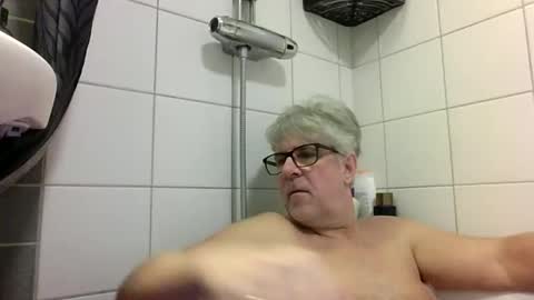 baggelina75 online show from February 2, 2026, 8:51 pm