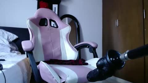 Snapshot of bailarina_atrevida chatting on October 6, 2025, 2:25 pm sandra online show from October 6, 2025, 2:25 pm