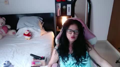 Snapshot of bailarina_atrevida chatting on November 6, 2025, 12:06 pm sandra online show from November 6, 2025, 12:06 pm