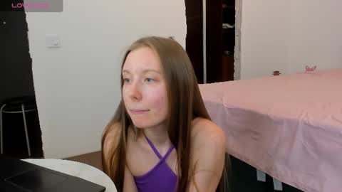Snapshot of bam_bi chatting on June 9, 2026, 8:42 pm Kira online show from June 9, 2026, 8:42 pm