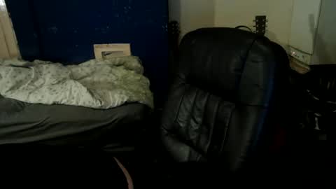 Snapshot of bangintoleather chatting on April 20, 2026, 1:08 am bangintoleather online show from April 20, 2026, 1:08 am
