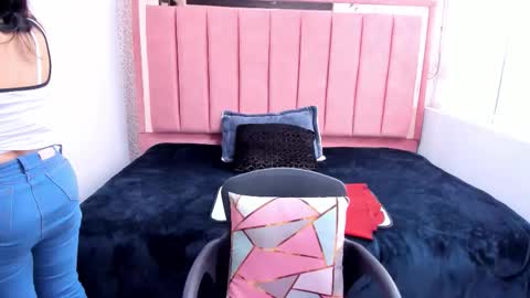 B A R B A R A online show from November 19, 2025, 12:05 pm