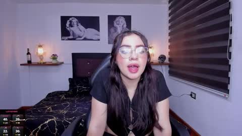 Snapshot of barbara_joness chatting on October 6, 2025, 7:22 pm Barbara online show from October 6, 2025, 7:22 pm