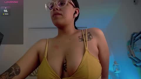 barbara_muller online show from October 15, 2025, 1:33 pm