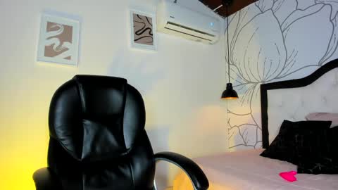 Snapshot of barbara_portman chatting on October 19, 2025, 2:12 am Barbara online show from October 19, 2025, 2:12 am