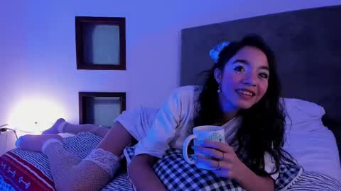 Snapshot of barbara_twerk chatting on September 17, 2025, 10:22 pm Barbara online show from September 17, 2025, 10:22 pm