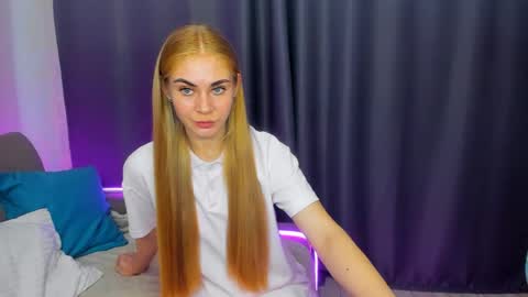 BarbaraChic online show from June 23, 2026, 12:03 pm