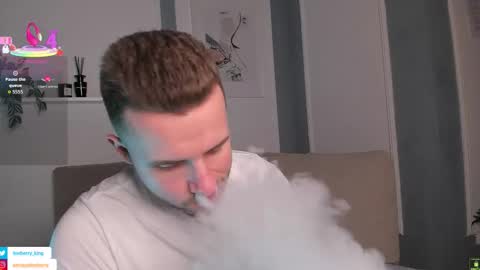 Snapshot of barberryx chatting on February 22, 2026, 12:26 pm ENRIQUE online show from February 22, 2026, 12:26 pm