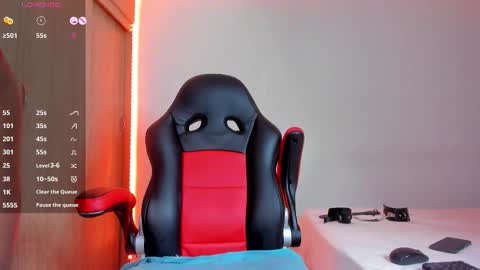 Nicolle  online show from March 21, 2026, 8:08 am