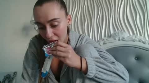 Kate online show from April 6, 2026, 1:56 pm