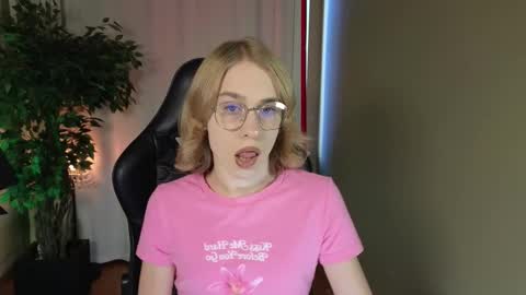 Snapshot of barbie_richy chatting on September 12, 2025, 5:29 am barbie_richy online show from September 12, 2025, 5:29 am