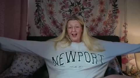 barbiegirl966 online show from May 3, 2026, 8:42 am