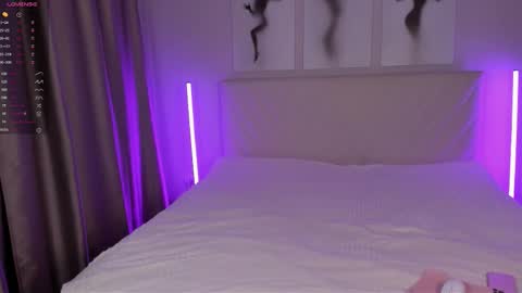  Emma online show from November 23, 2025, 6:52 pm