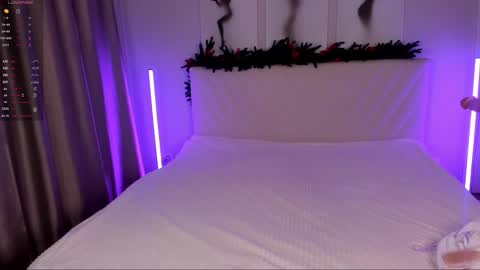  Emma online show from December 15, 2025, 8:02 pm