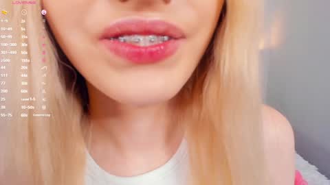 Mia online show from June 2, 2026, 2:19 pm