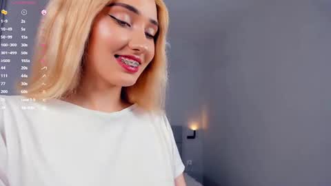 Mia online show from June 14, 2026, 3:03 pm