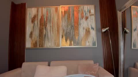 Luna online show from January 16, 2026, 7:40 pm