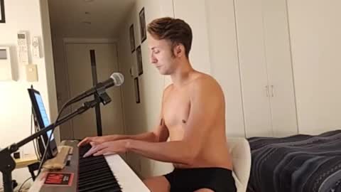 Snapshot of barebritpianist chatting on October 3, 2025, 4:04 pm BareBritPianist online show from October 3, 2025, 4:04 pm