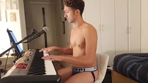 Snapshot of barebritpianist chatting on October 16, 2025, 3:24 pm BareBritPianist online show from October 16, 2025, 3:24 pm