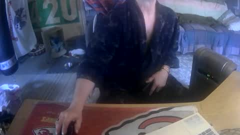 Snapshot of barewood30s chatting on March 8, 2026, 8:01 pm Barewood30s online show from March 8, 2026, 8:01 pm