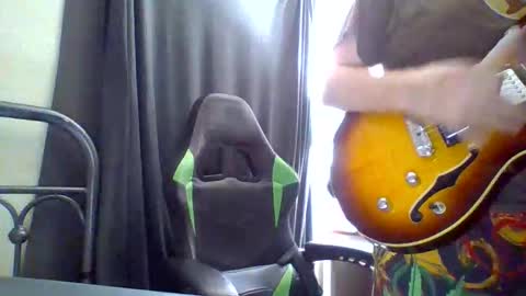 barrett4200 online show from April 28, 2026, 11:32 pm