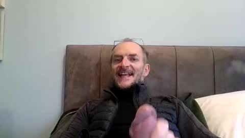 Snapshot of basiccamguy chatting on November 17, 2025, 1:50 pm basiccamguy online show from November 17, 2025, 1:50 pm