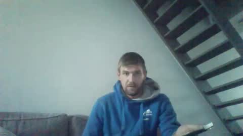 basteleus1 online show from November 18, 2025, 8:41 am