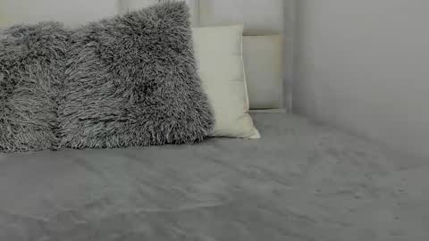 Bastian Independent Model online show from September 14, 2025, 11:20 am