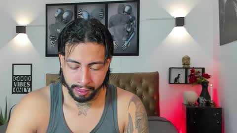 bastian_jones1 online show from November 17, 2025, 1:39 pm