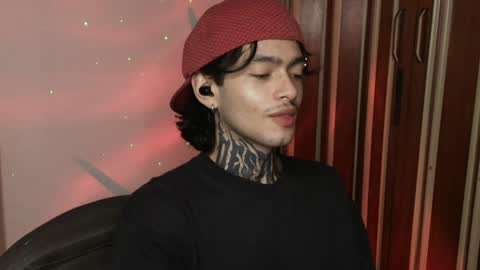 Snapshot of bastiel_ chatting on May 29, 2026, 12:30 am Bastiel online show from May 29, 2026, 12:30 am