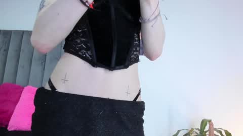    online show from January 22, 2025, 1:00 pm