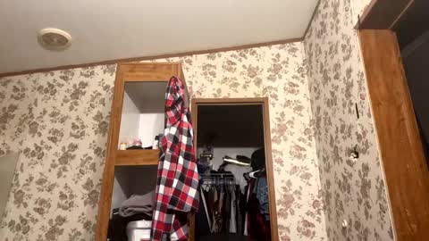 Snapshot of battlewolfxx chatting on December 13, 2024, 9:46 am battlewolfxx online show from December 13, 2024, 9:46 am