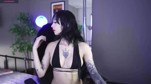 BAYONETTA DOLL  online show from December 18, 2025, 12:33 pm