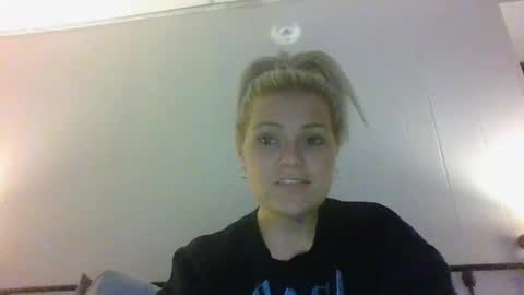 Baylee online show from November 18, 2025, 2:17 am