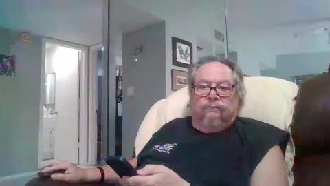 Snapshot of bbb1952 chatting on January 12, 2026, 4:34 pm Single Grandpa in Florida. Love to C2C and have Fun Privately online show from January 12, 2026, 4:34 pm