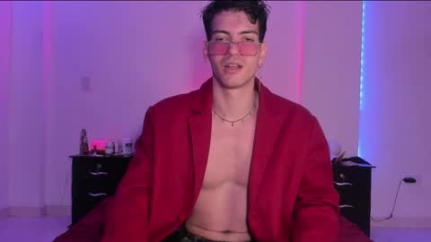 Valentino online show from February 14, 2025, 9:53 pm