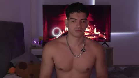 Valentino online show from March 6, 2026, 9:11 pm