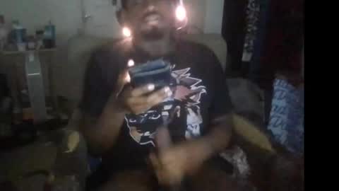 rocker n queen online show from November 4, 2025, 4:06 pm