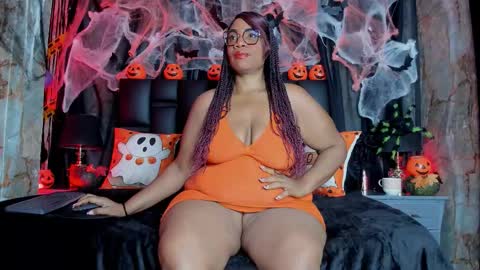 Bbwlatina01 online show from October 25, 2025, 12:23 pm