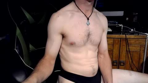 bchillin28 online show from April 28, 2026, 6:51 am