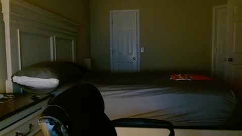 bdon1977 online show from October 12, 2025, 2:10 am